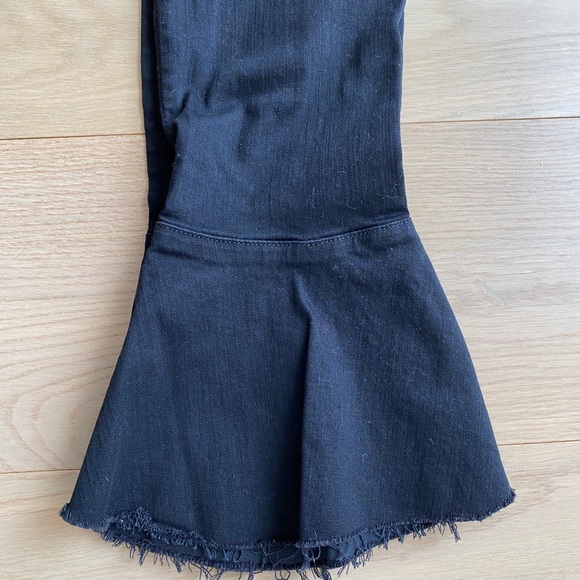 NWT Mother Denim “The Cha Cha Fray” Jean